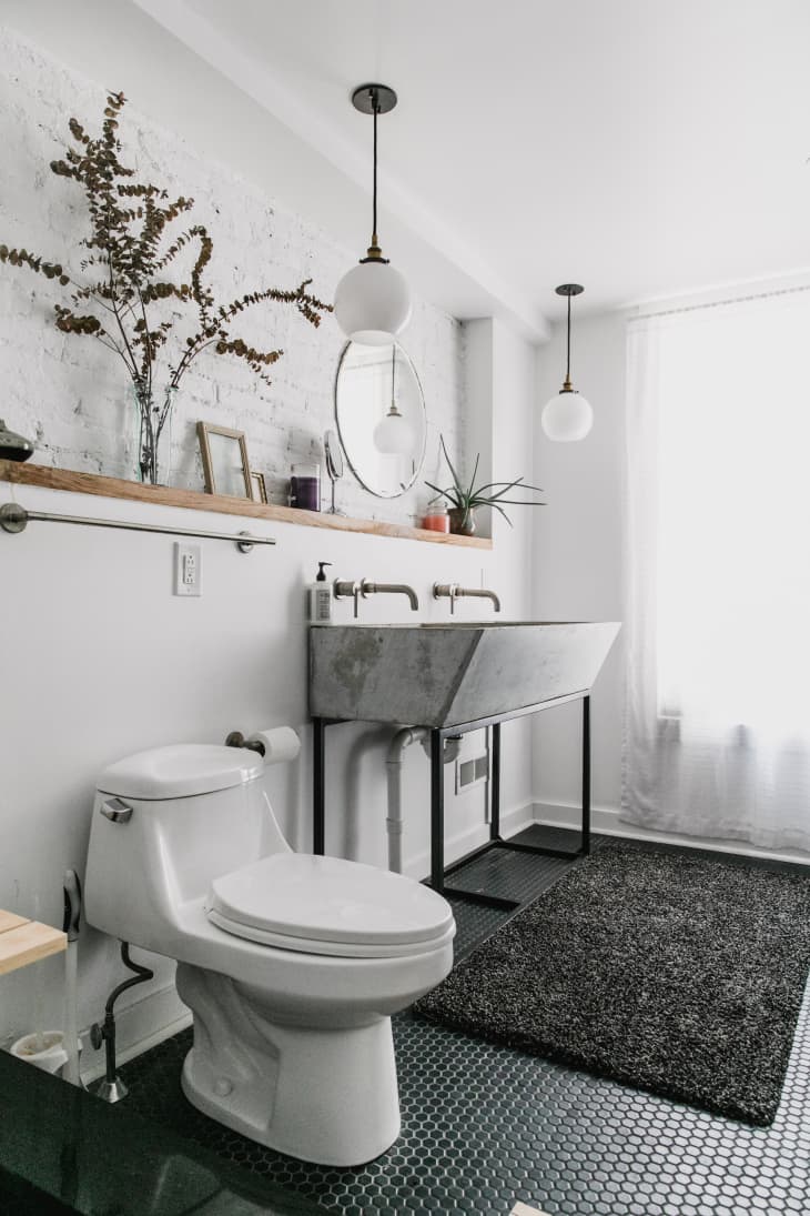 The Stylish Bathroom Design Direction That’s Perfect for a Tight Budget